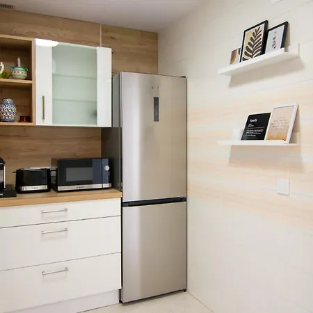 Rentafive - Nuevo - Reformado - A/a - Ascensor Apartment